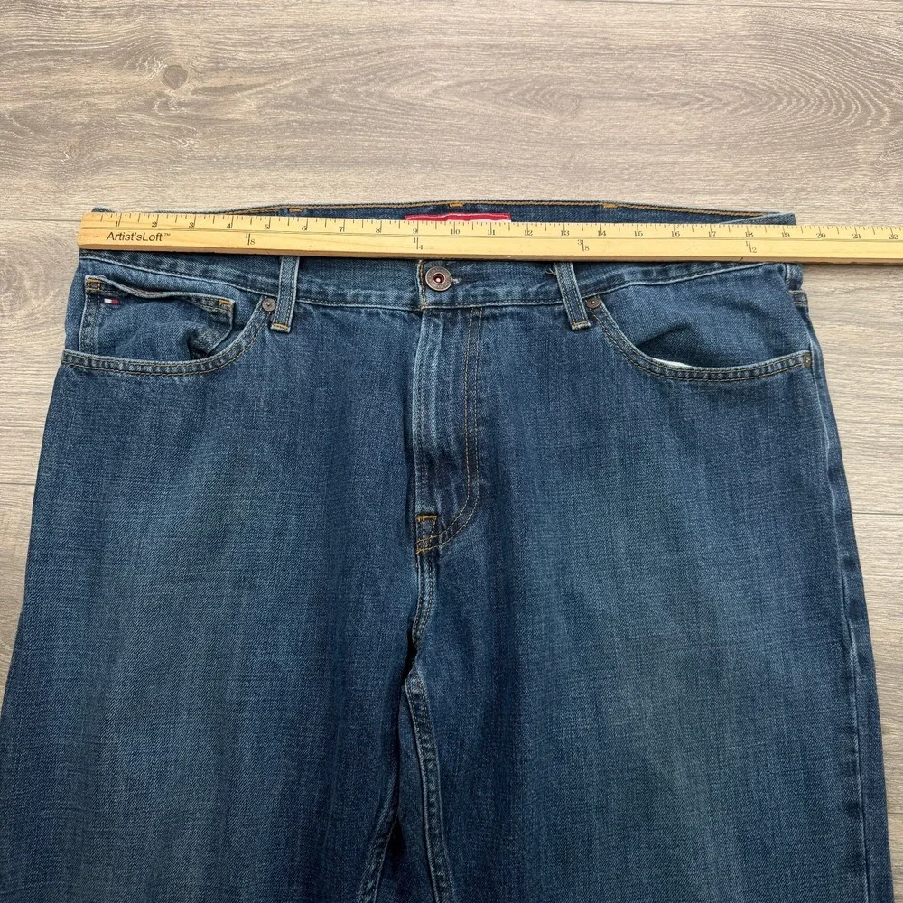 Tommy Hilfiger Jeans Mens 38x32 Blue Baggy Straight Leg Zip Fly 5 Pocket Classic